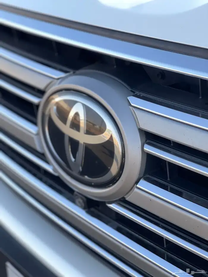 لاندكروزر (5.7)vxs فل كامل رادار ابيض داخلية بيج 2016 1