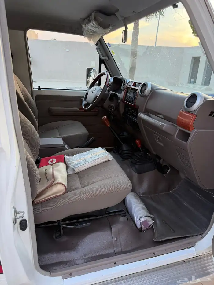 ربع تويوتا 2016 بريمي فل كامل ونش 49