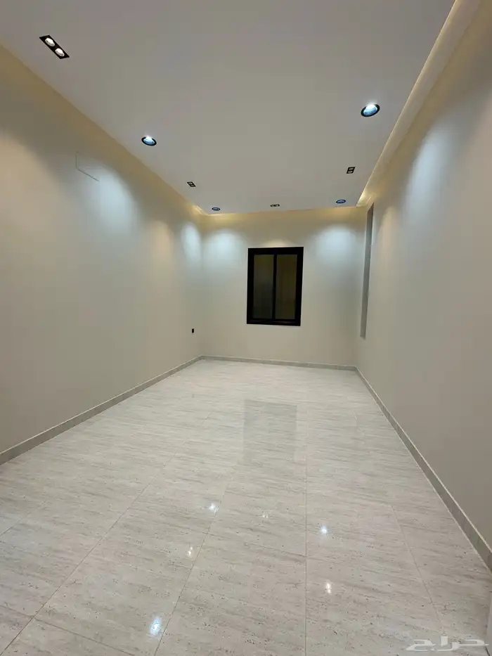 للبيع شقة دور ارضي بموقع مميز مكتمل الخدمات خلف الالماني 6