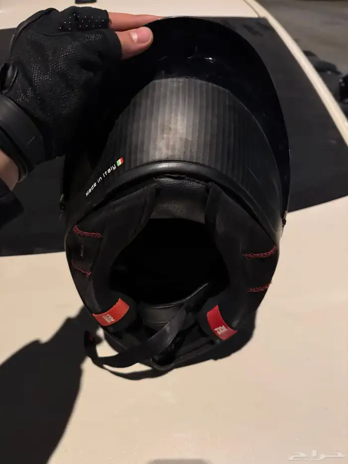 خوذة AGV للبيع 4