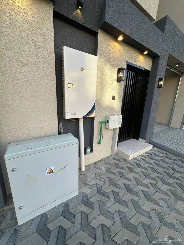 للبيع شقة دور ارضي بموقع مميز مكتمل الخدمات خلف الالماني 3