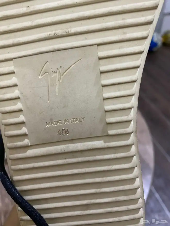 جزمه ماركه تركيه لبس يوم نظيفه جدا 1