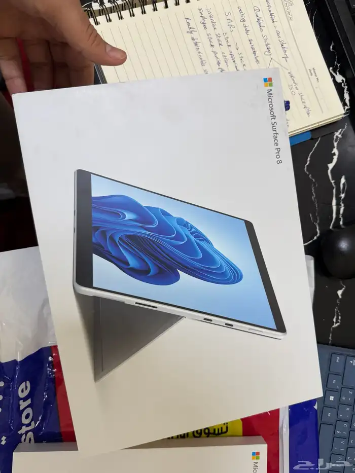 لابتوب سيرفس برو 8 يستخدم تابلت ولاب توب 11