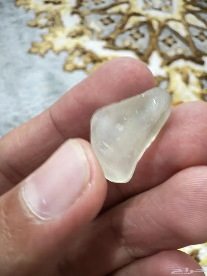 حجر عقيق احمر والثاني ابيض 1