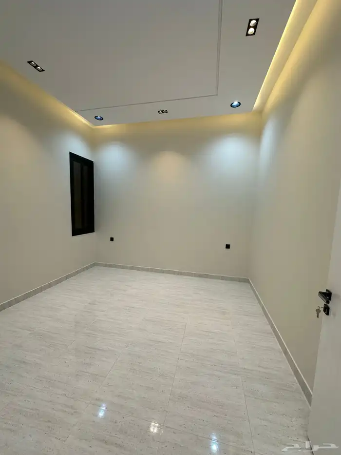 للبيع شقة دور ارضي بموقع مميز مكتمل الخدمات خلف الالماني 12