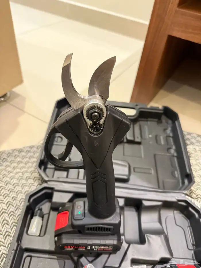 مقص كهربائي 0