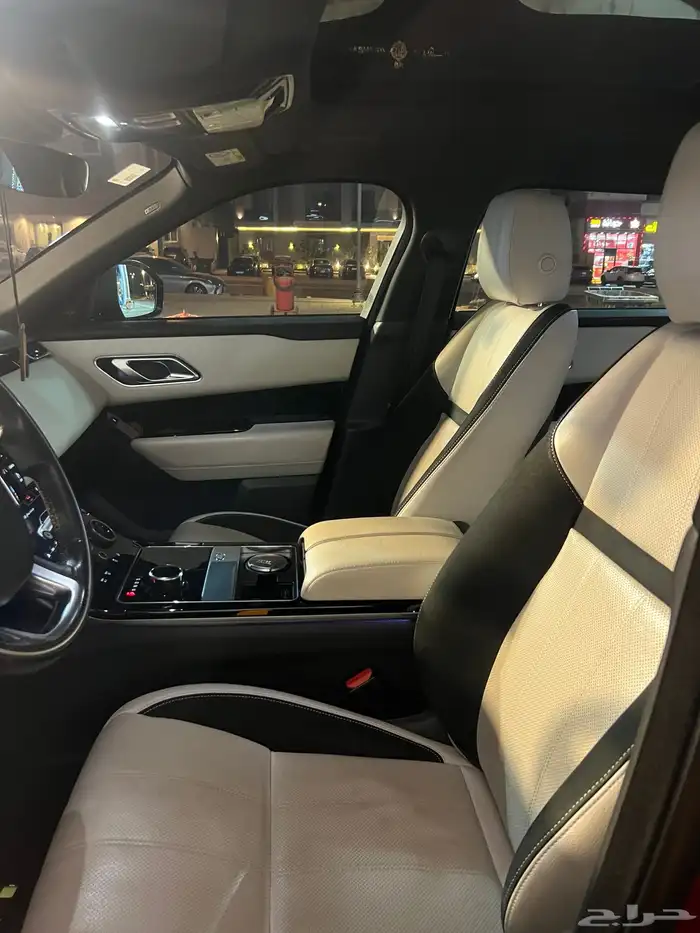 رنج روفر فيلار 2019 فل كامل بلاك اديشن P300 6