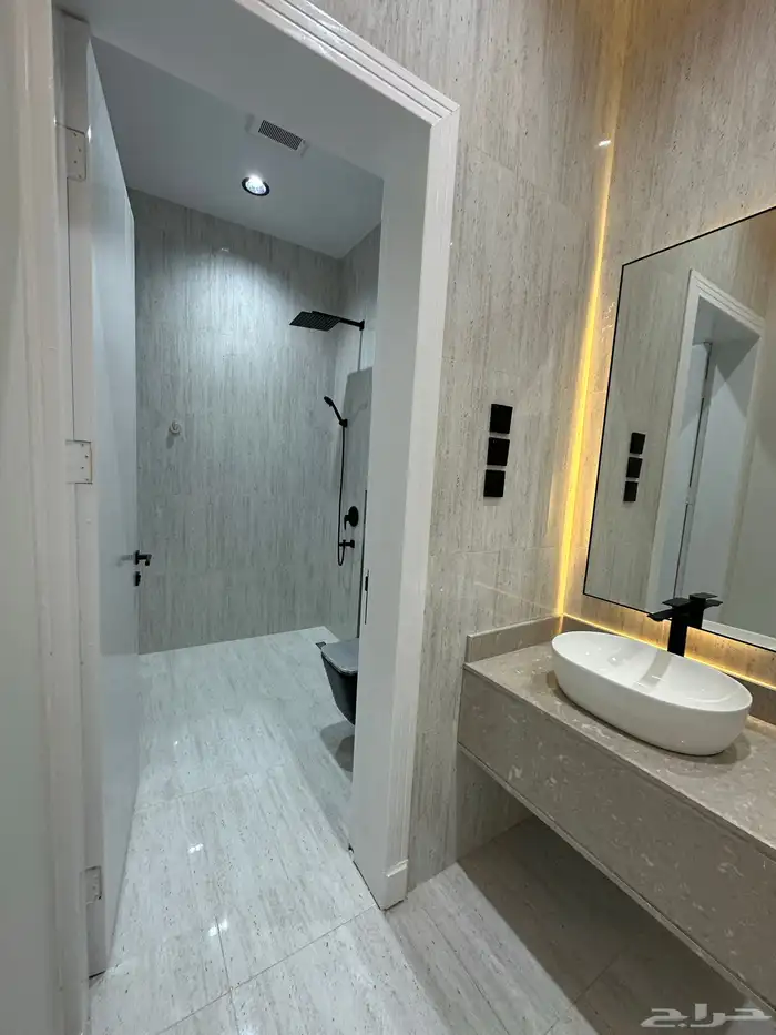 للبيع شقة دور ارضي بموقع مميز مكتمل الخدمات خلف الالماني 15