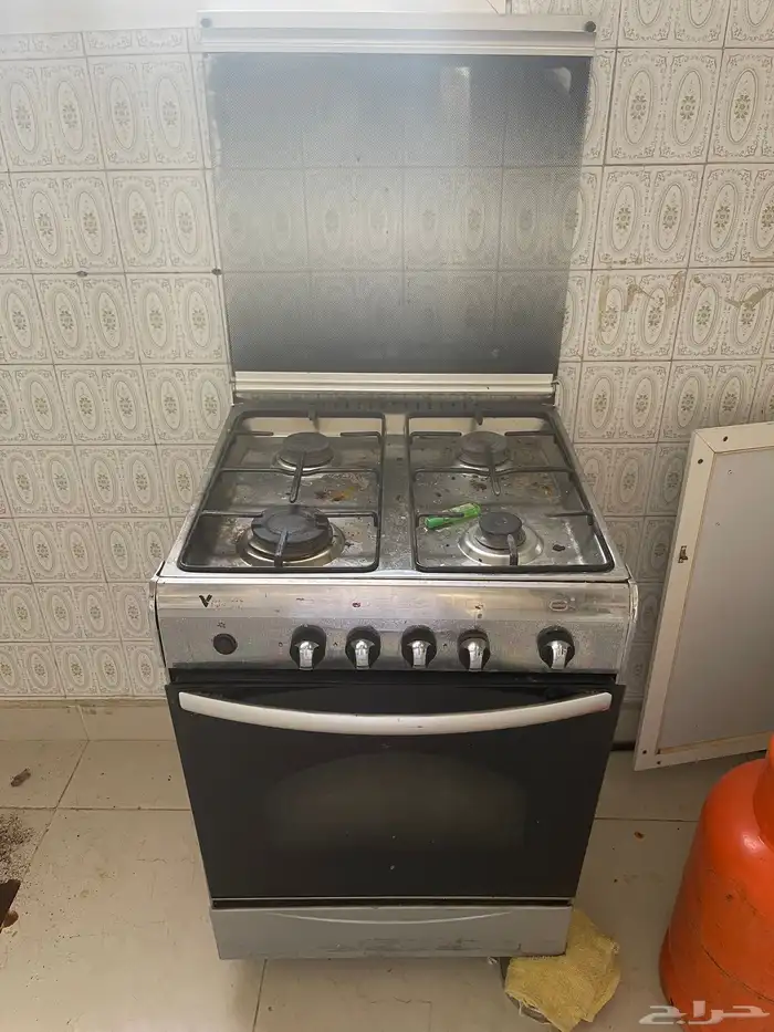 كنب مع فرن مع غرفه نوم كامله 450 ريال 3