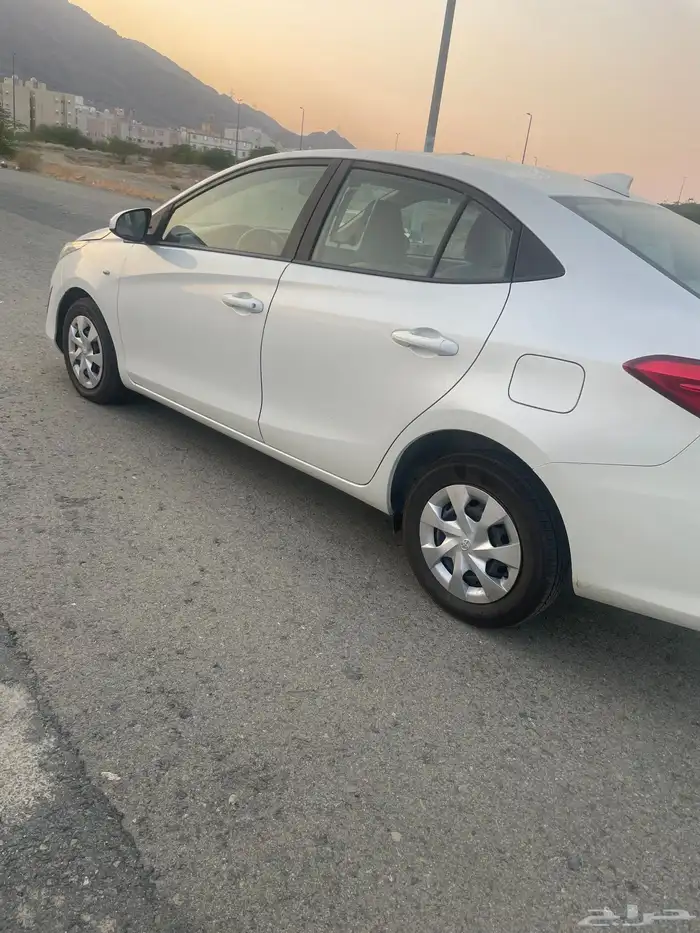 البيع يارس 2019 نظيفه 5
