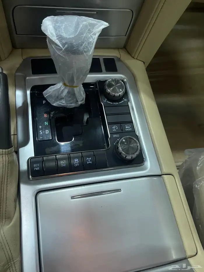 جيب لاندكروزر موديل 2017 وارد عبداللطيف جميل 44