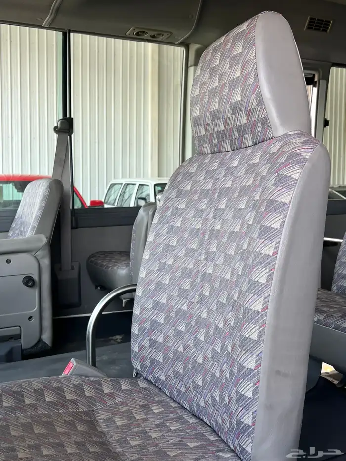 للبيع باص نيسان سيفيليان بنزين موديل 2010 ممشي قليل 20