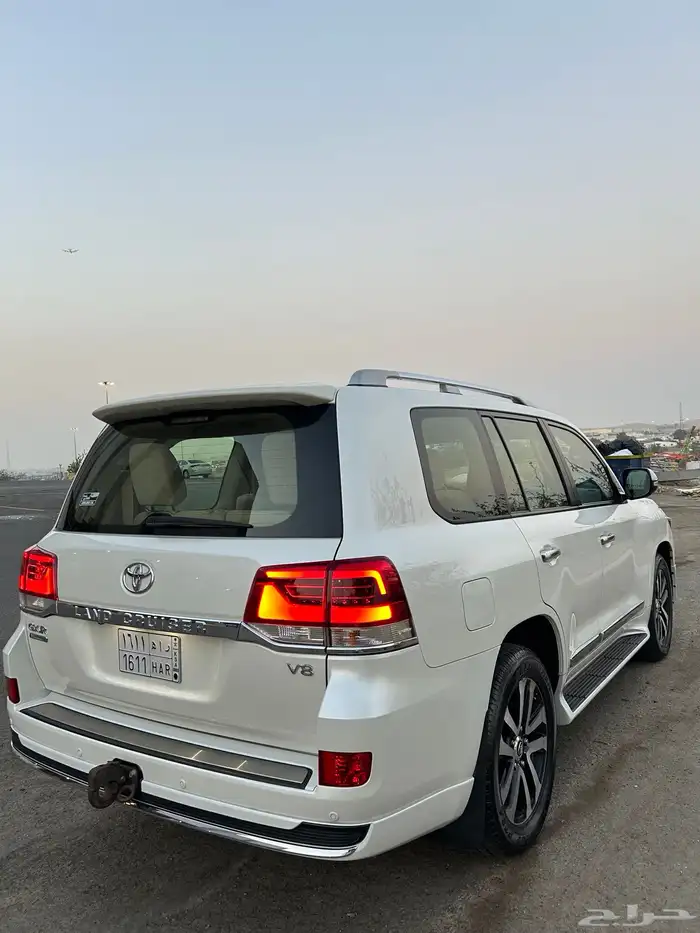 لاندكروزر مخزن 3