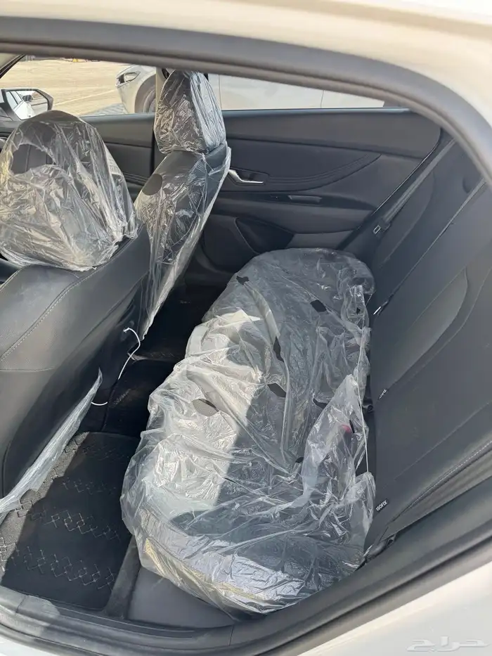 الانترا 2025 ابيض 6