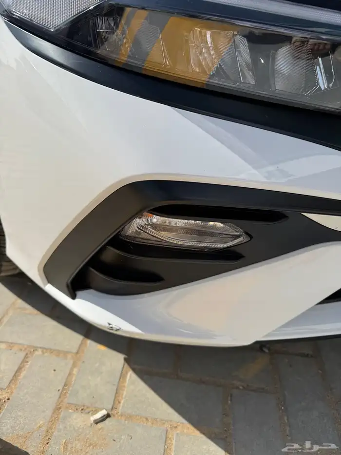 الانترا 2025 ابيض 13