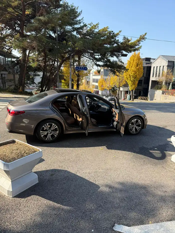 مرسيدس E200 16