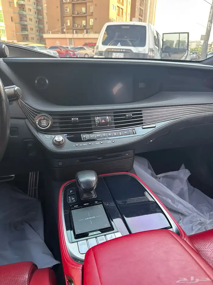 لكزس 2019 LS500 F Sport 9