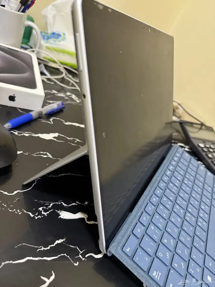 لابتوب سيرفس برو 8 يستخدم تابلت ولاب توب 13