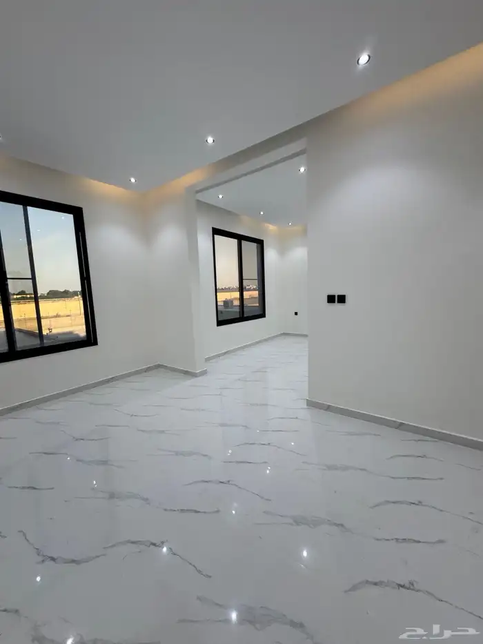 للبيع فيلا حي العزيزيه الخبر مساحه 480 م 23