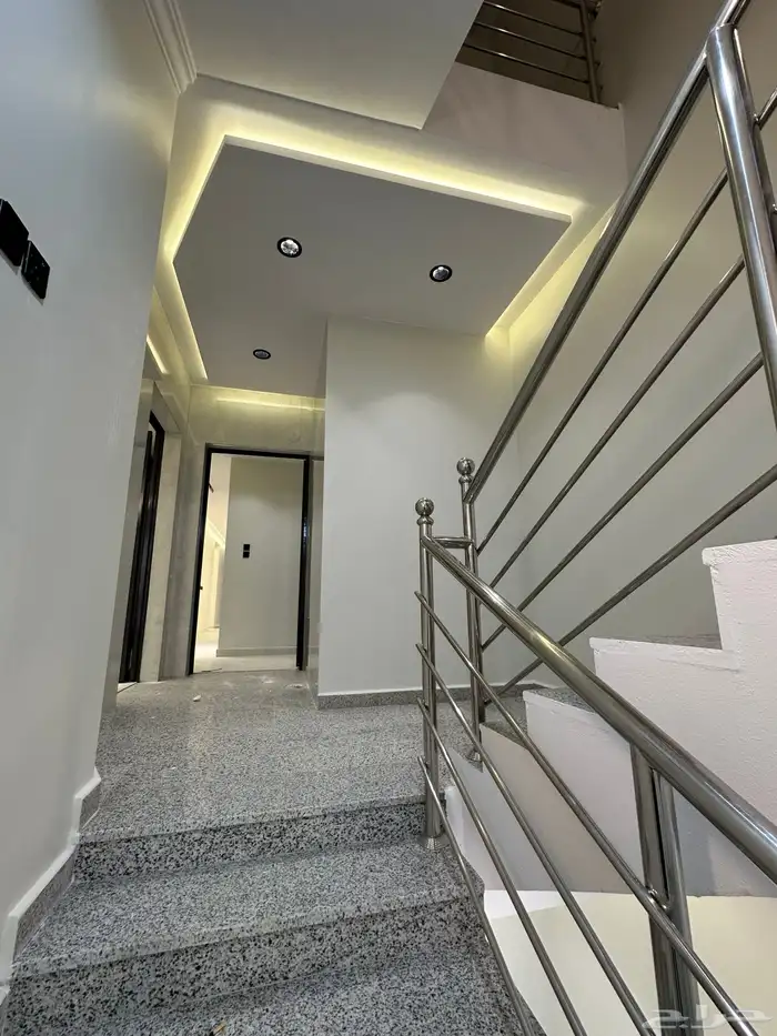 للبيع روف بتشطيب راقى جدا احد رفيده 3