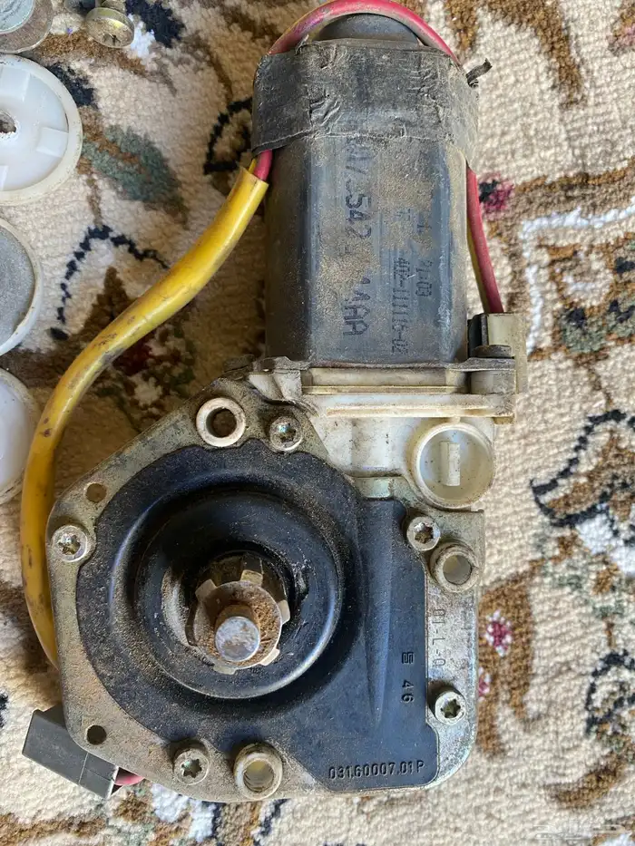 اغراض فورد ماركيز 2002 للبيع 9