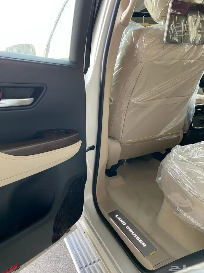 تويوتا لاندكروزر GXR 2025 رقم 4 سعودي بطاقه جمركيه 13