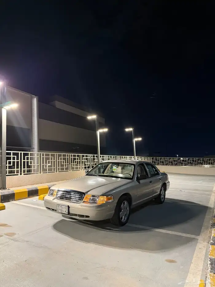 فورد فكتوريا بوليسي 2011 ( مخزن ) 2