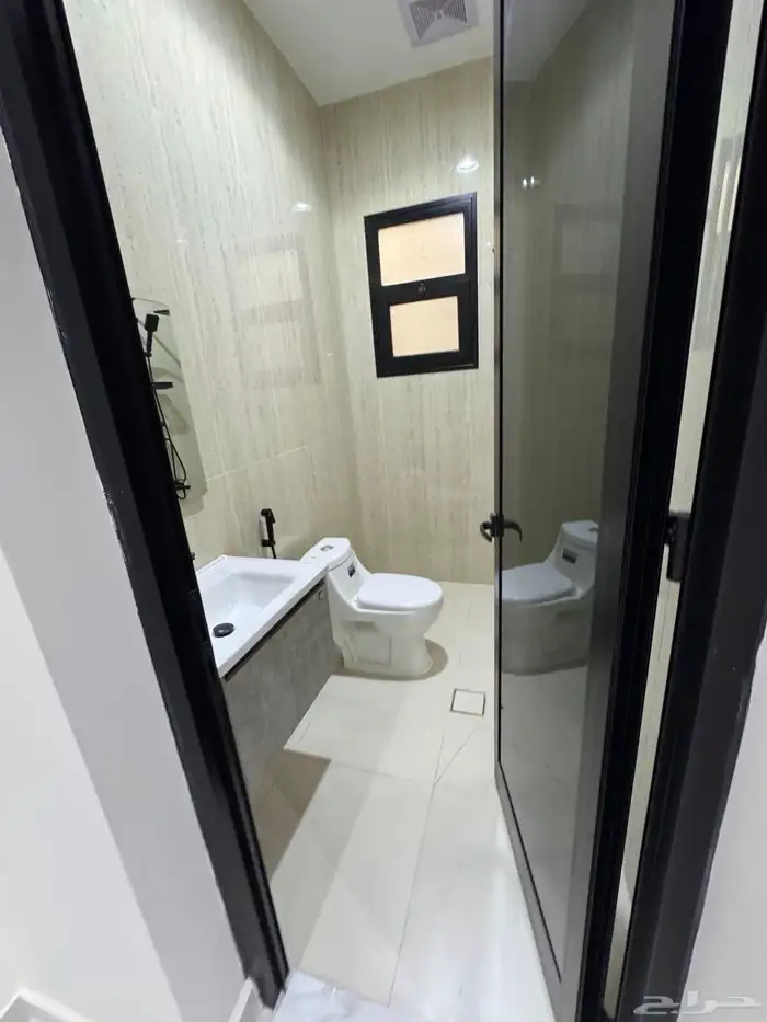 للبيع فيلا حي العزيزيه الخبر مساحه 480 م 27