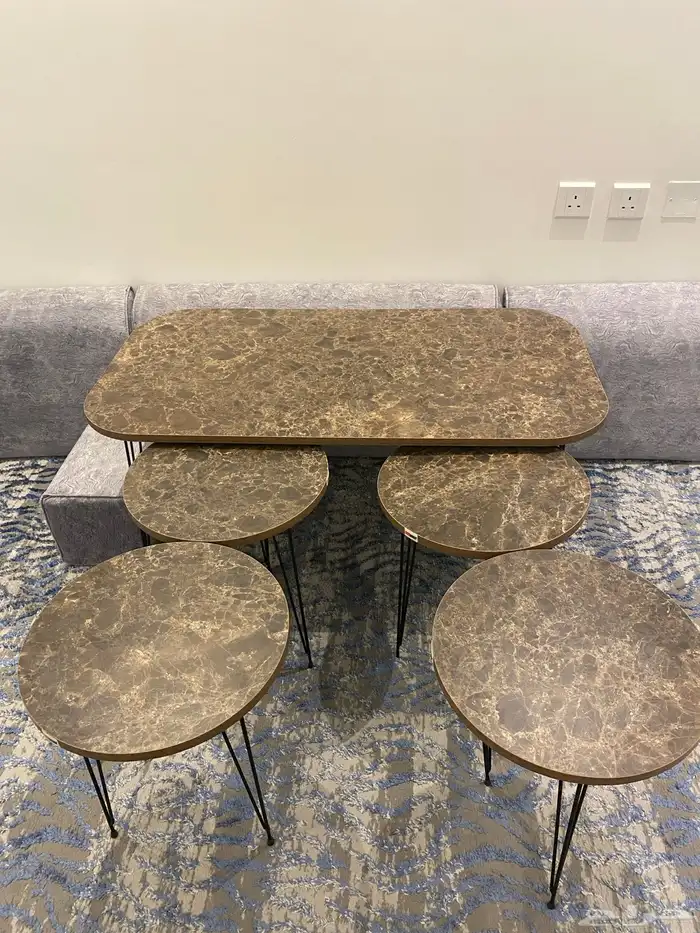 للبيع غرفة نوم وكنب حرف وصاوله 7