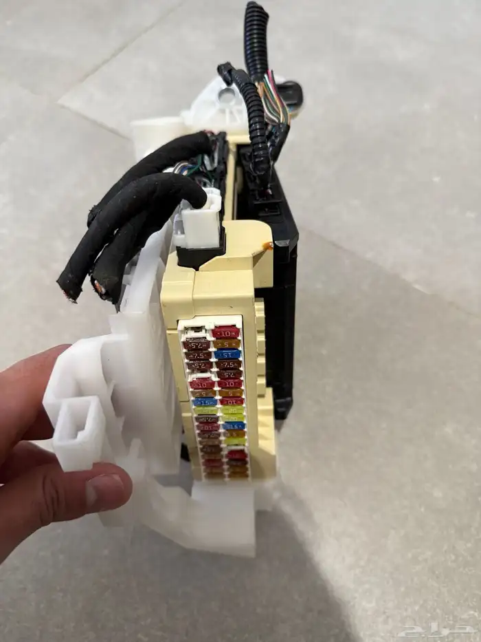 علبة فيوزات كامري 2020 2