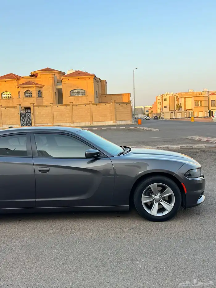 للبيع دوج تشارجر 2020 4