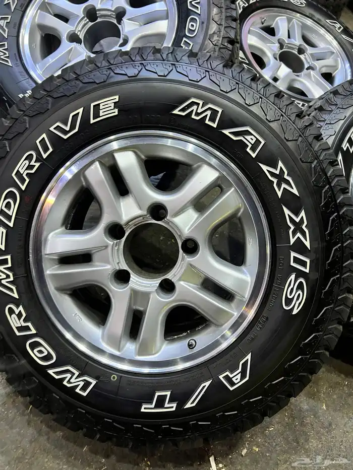 جنوط الحميد مع كفرات مكسس جيب ربع مقاس 255 70 16 25 7