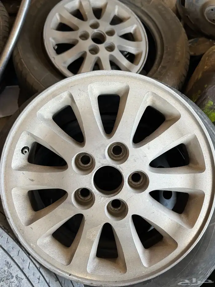 جنوط كامري جنط واحد 16 وثلاثه 15 0