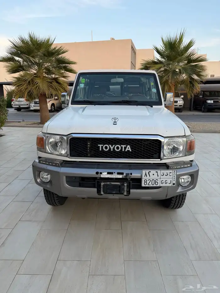 ربع تويوتا 2016 بريمي فل كامل ونش 5