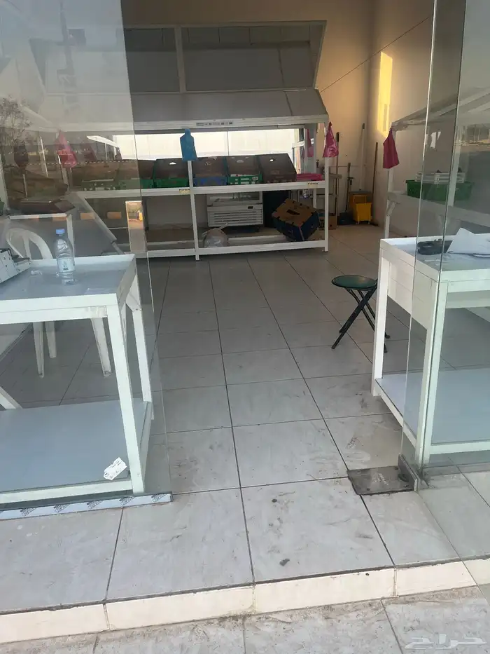 محل للتقبيل خضار في الجموم 1