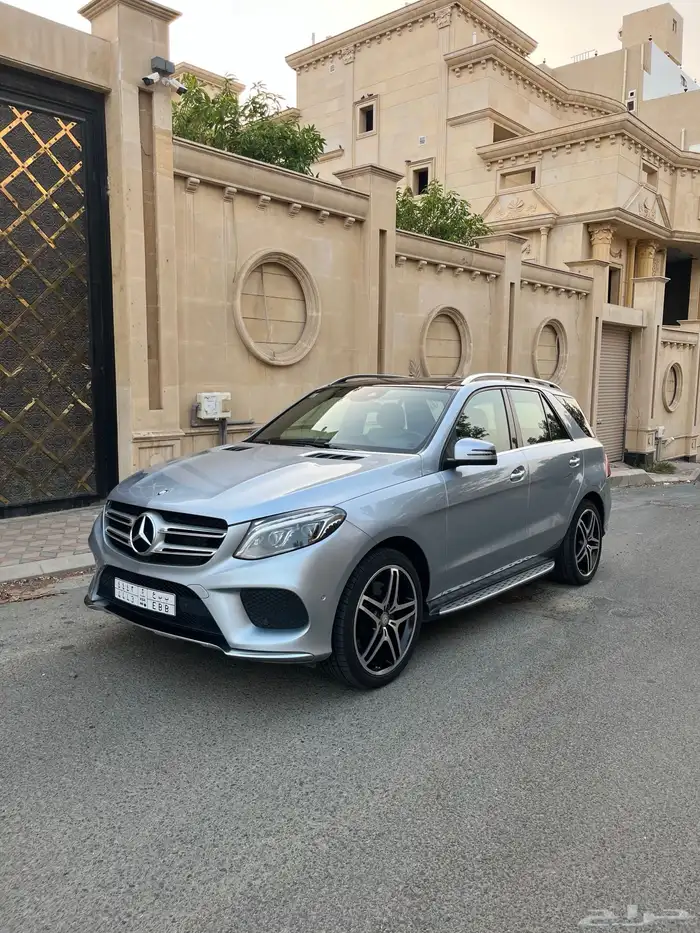 مرسيدس GLE نظيف جدا  - مخزن 6