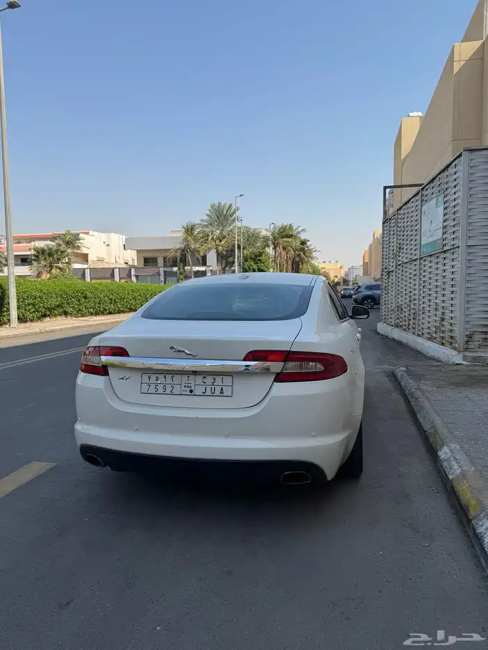 جاكوار XF 2010 0
