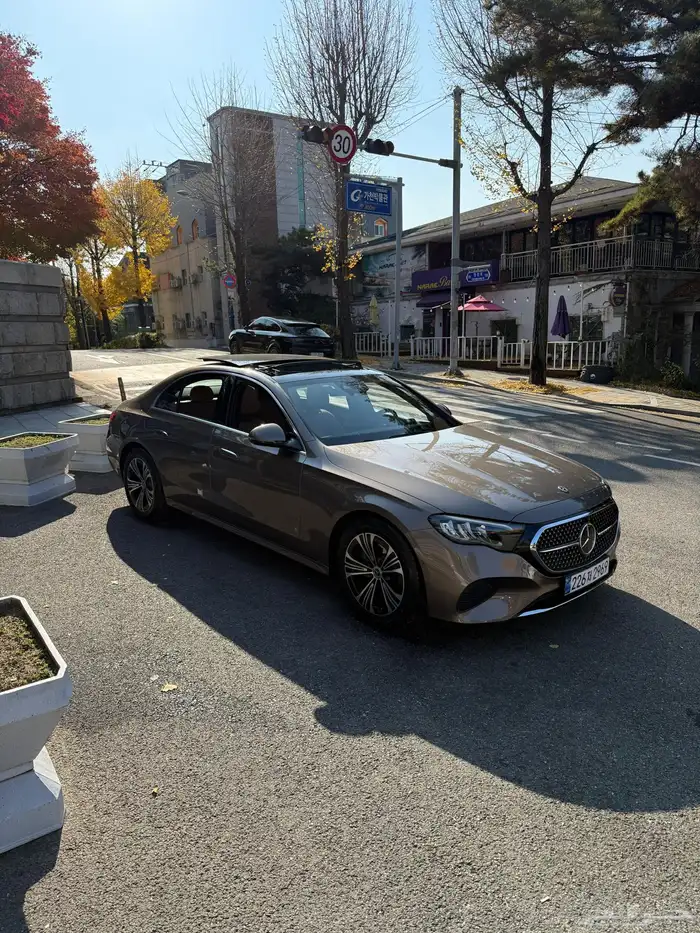 مرسيدس E200 23