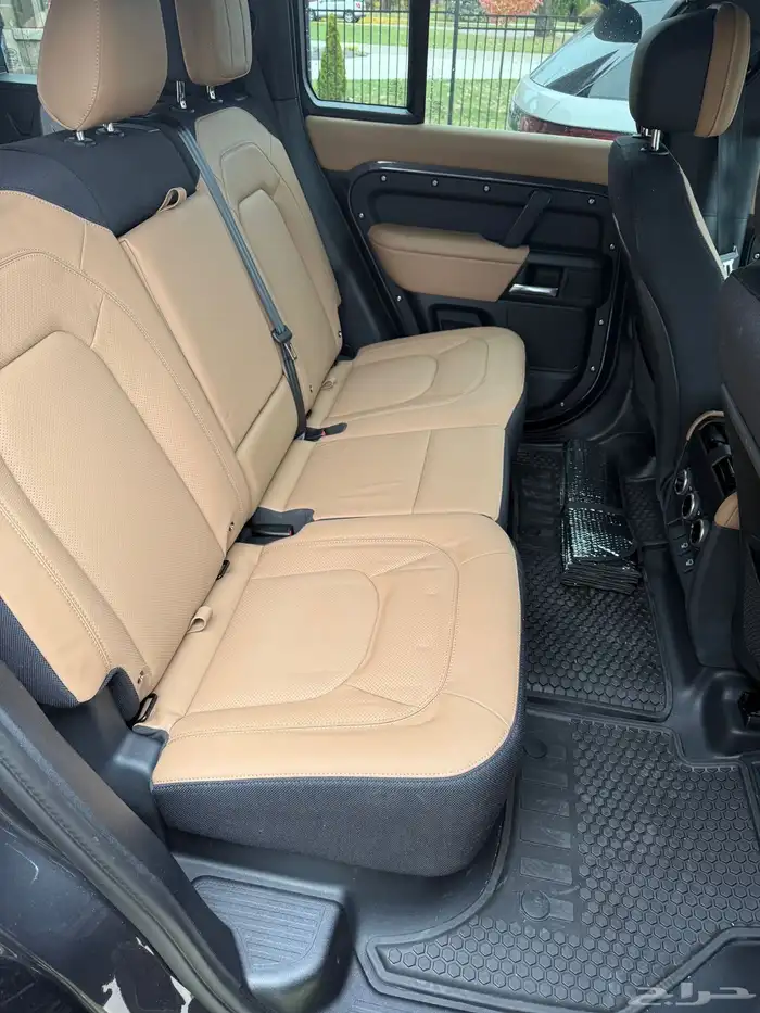 للبيع ديفندر 2025 - V8 - 525 شبه اصفار وارد كندا 8