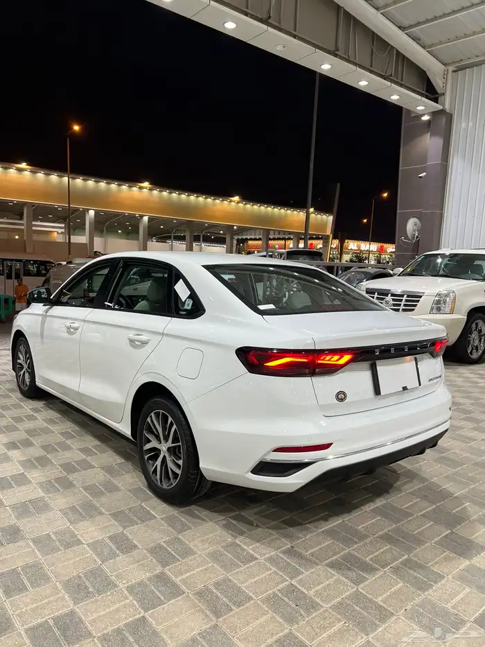 جيلي امجراند 2023 نظيف 3