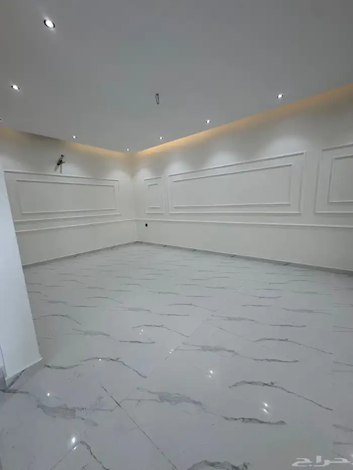 للبيع فيلا حي العزيزيه الخبر مساحه 480 م 10