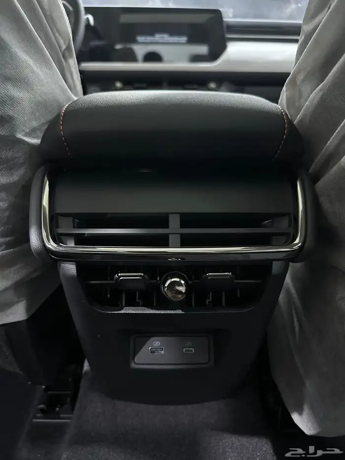 فورد تورس تيتانيوم فل كامل ماكينه 2.0 موديل 2026 5