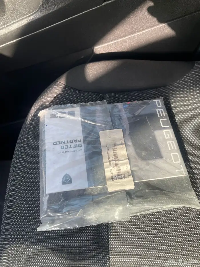 بيجو 2024 ماشي 29 000 12