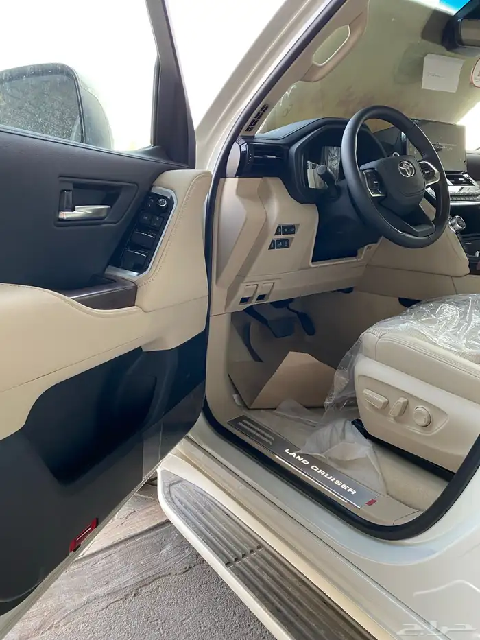 تويوتا لاندكروزر GXR 2025 رقم 4 سعودي بطاقه جمركيه 3