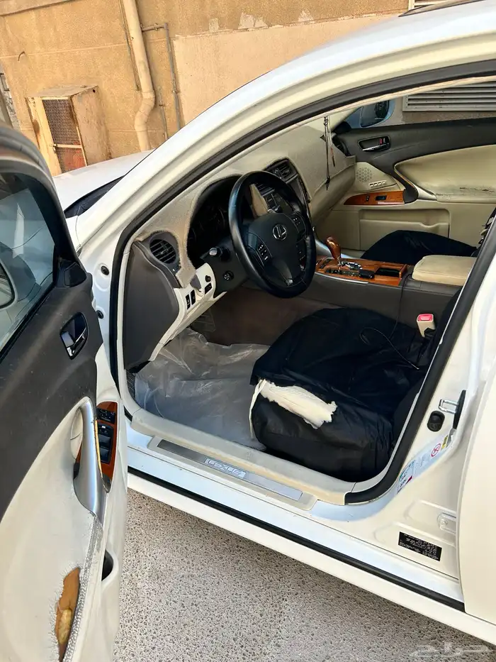 لكزس is 300 2009 4