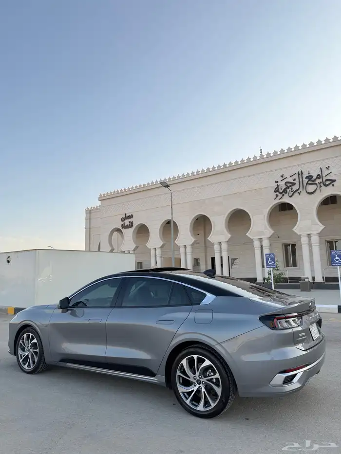 فورد تورس 2024 فل كامل تيتانيوم 10