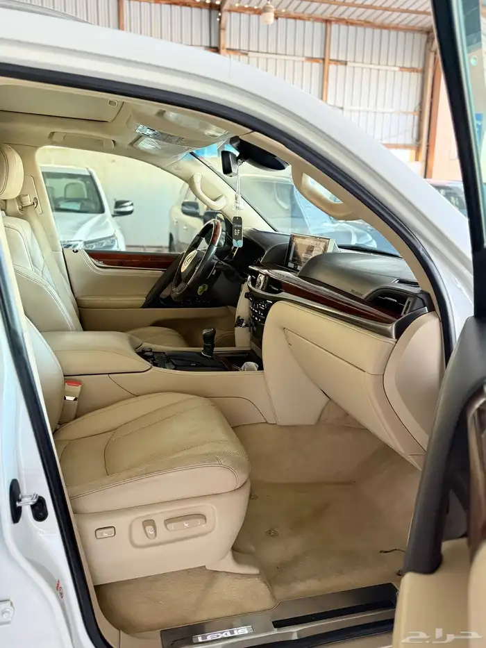 لكزس 2016 14