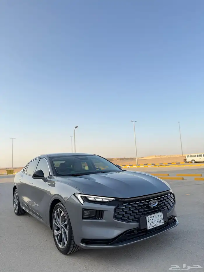 فورد تورس 2024 فل كامل تيتانيوم 25