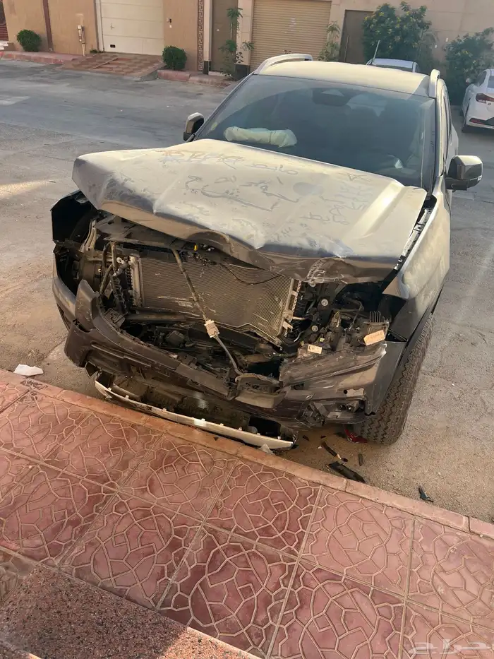 فورد رنجر والد ترك فل كامل م 24 ماشي سته الاف كيلو 3