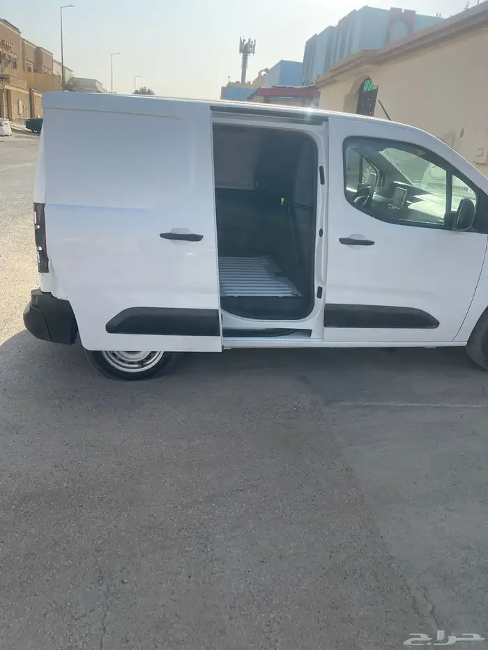 بيجو 2024 ماشي 29 000 19